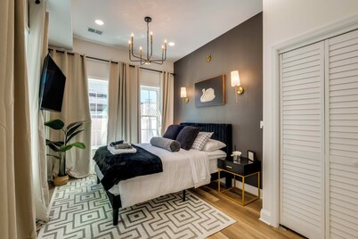 1 Mi to Dtwn: Hot Tub Haven in Richmond!