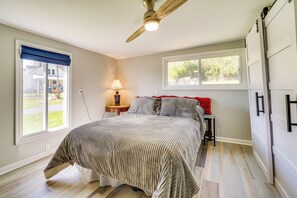 House (2 Bedrooms) | Interior - 3 Mi to Caesars Casino: Indiana Retreat w/ Patio! (New Albany)