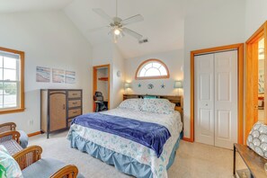 Interior - Walk to Pier: Spacious Coastal Home! (Kill Devil Hills)