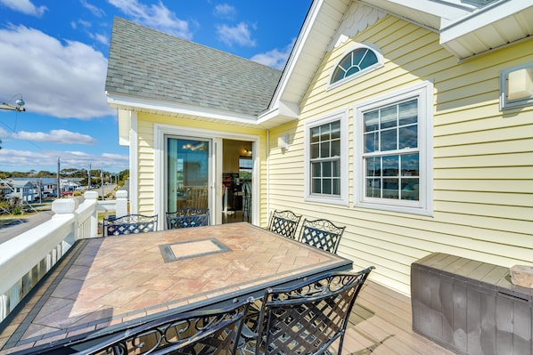 Interior - Walk to Pier: Spacious Coastal Home! (Kill Devil Hills)