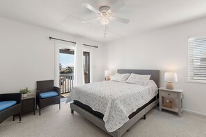 3 slaapkamers, een strijkplank/strijkijzer, wifi, beddengoed