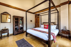 2 bedrooms - CosmicStays Parambi Farm- Vintage Charm  (Bhor)