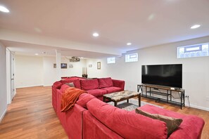 TV, offices - Luxurious Dream Home  - For 10! (Loveland)