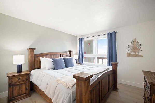 1 bedroom, travel crib, WiFi, bed sheets