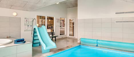House | Pool