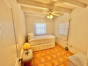 5 Schlafzimmer, Bügeleisen/Bügelbrett, kostenloses WLAN, Bettwäsche