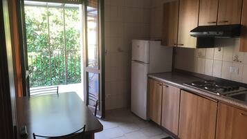 Standard-Apartment, Balkon | Eigene Küche | Kühlschrank, Mikrowelle, Herdplatte, Kochgeschirr/Geschirr/Besteck