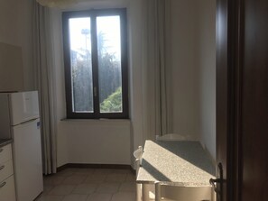 基本公寓 | 私人廚房 | 雪櫃、微波爐、爐具、廚房用具/餐具/器皿