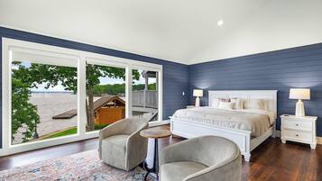 9 bedrooms, WiFi, bed sheets