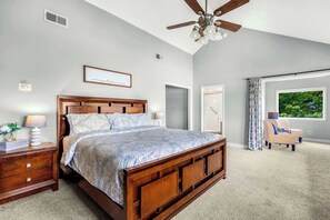 9 bedrooms, WiFi, bed sheets