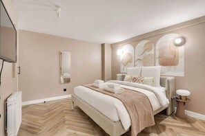 Iron/ironing board, WiFi, bed sheets
