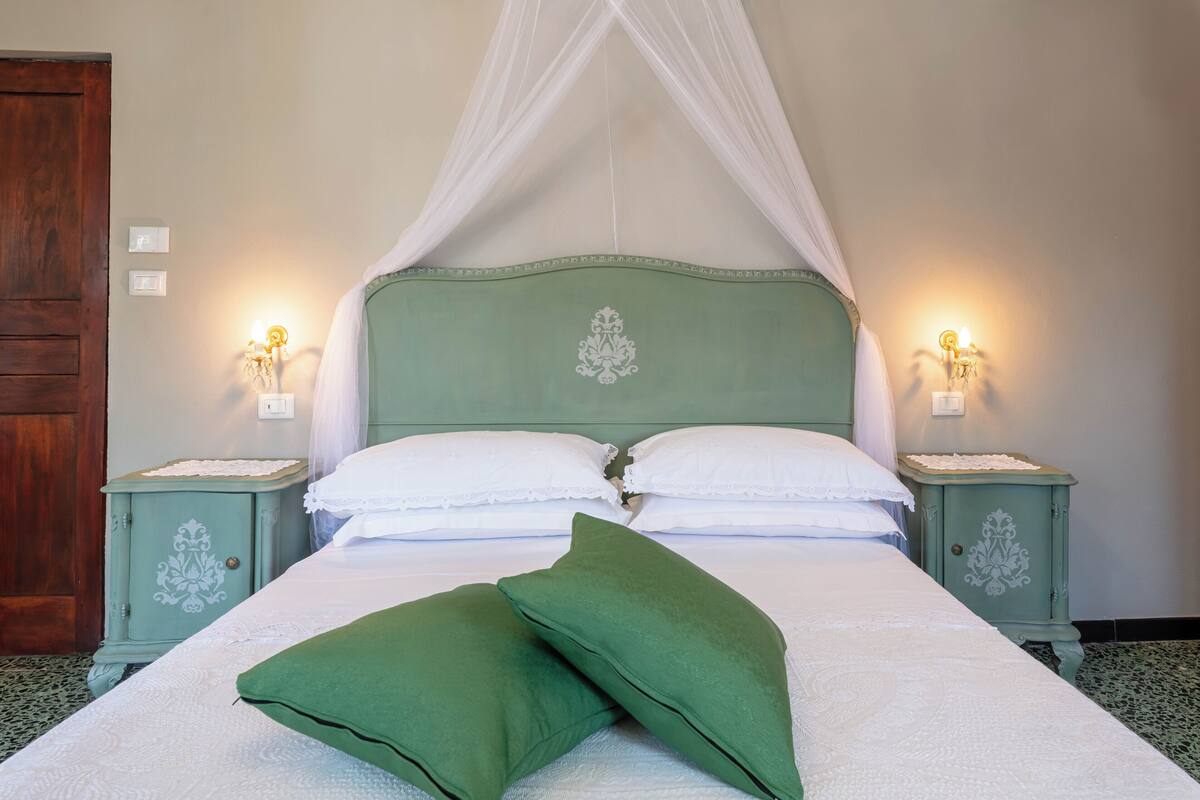 ROYAL GREEN DELUXE ROOM GARDEN VIEW | 熨斗/熨衣板、免費無線上網