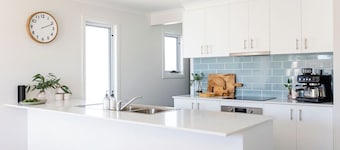 Broadbeach House Inlet