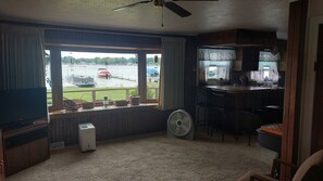 Interior - Charming 2-bedroom cottage "on Simonton Lake" in delightful Elkhart with WiFi (Elkhart)