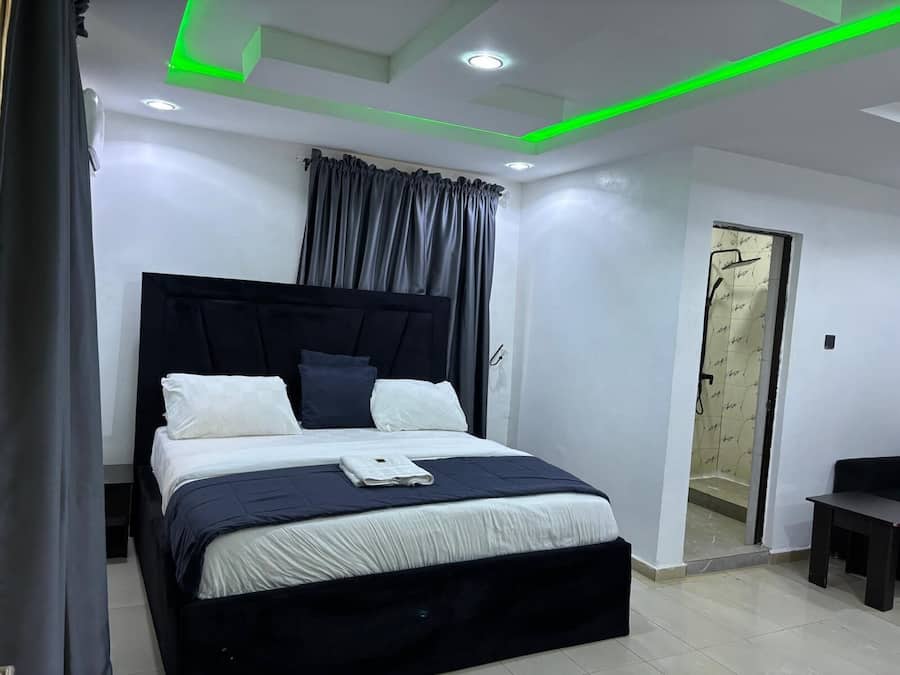 Quarto solteiro superior, 1 quarto, vista para a cidade | Escrivaninha, espaço de trabalho para notebook, Wi-Fi de cortesia