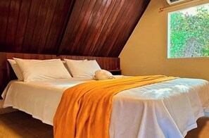 Hibiscus Chalet, View of the Itiquira Waterfall | 筆電工作空間、床單