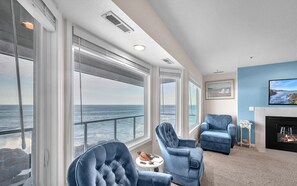 Smart-TV, Kamin, Stereoanlage