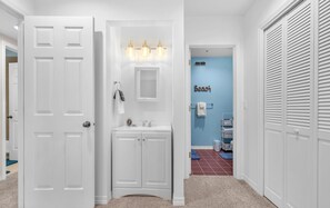 Hair dryer, towels - Perched above the rugged basalt cliffs of North Depoe Bay, ocean views (Depoe Bay)