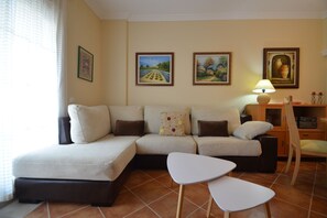 TV - LOS CISNES 54 - Two Bedroom Apartment, Sleeps 5 (Punta del moral)