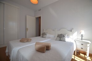 2 bedrooms, iron/ironing board, free WiFi