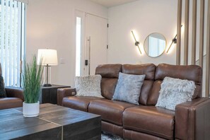 TV - Magical Townhouse Steps from Disney Park 3389 (Kissimmee)