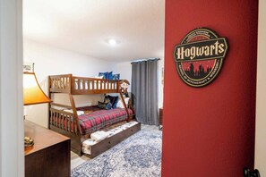 3 chambres, fer et planche à repasser, lit de bébé portatif, Wi-Fi