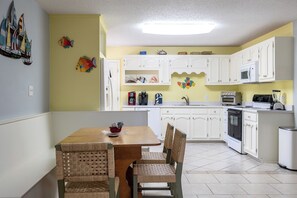 Fridge, microwave, oven, dishwasher - Coastal Comfort, Almost Oceanfront Duplex in Salter Path, NC! (Salter Path)