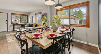 Old Town Basecamp | 6 Blocks to Old Town Square