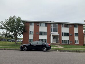 Exterior - Extended Stay 1 Bedroom Apt near MOA airport #2 (Minneapolis)