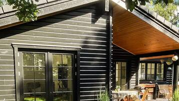 House | Outdoor dining