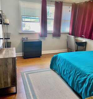 3 bedrooms, desk, iron/ironing board, travel cot