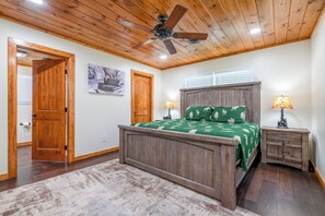 3 bedrooms, desk, free WiFi, bed sheets