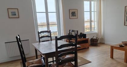 Apartment with splendid view of the Loire River and Chaumont sur Loire castle