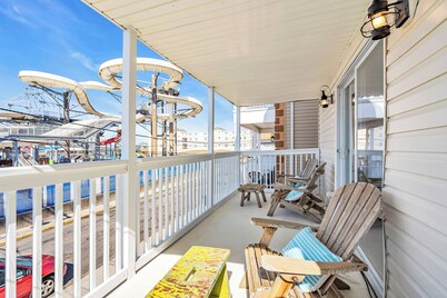 Large Beach House &Front WaterPark