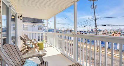 Large Beach House &Front WaterPark