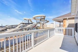Property grounds - Large Beach House &Front WaterPark (Keansburg)