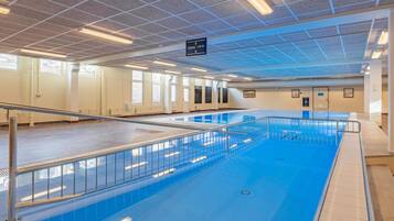 บ้านพัก | สระว่ายน้ำ