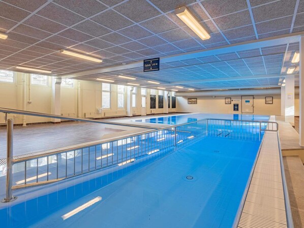 House | Pool