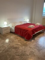 Classic Apartment, Balcony, City View | 3 bedrooms, free WiFi