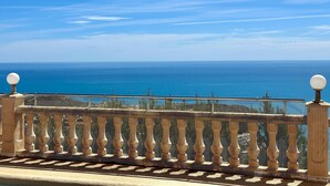A balcony with a view of the sea. - Villa Karina - Benitachell, Costa Blanca (Benitachell)