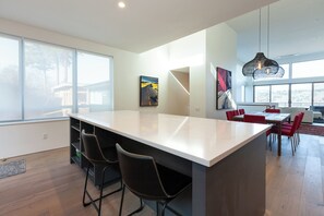 Interior - NEW Construction, Magnificent NEW Townhome in dt Hood River w/Rivr views, garage (Hood River)