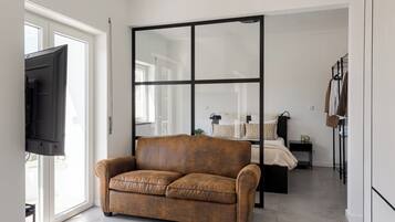 1 bedroom, iron/ironing board, internet, bed sheets