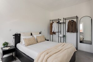 1 slaapkamer, een strijkplank/strijkijzer, internet, beddengoed