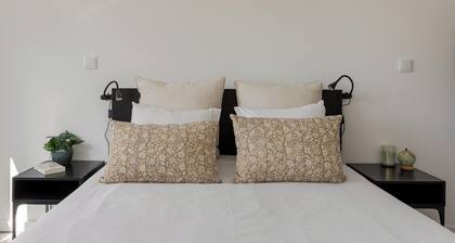 Stylish Lisbon Flat with Balcony Views