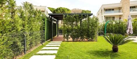 المنطقة المحيطة بالمنشأة