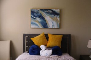 2 bedrooms, iron/ironing board, free WiFi, bed sheets