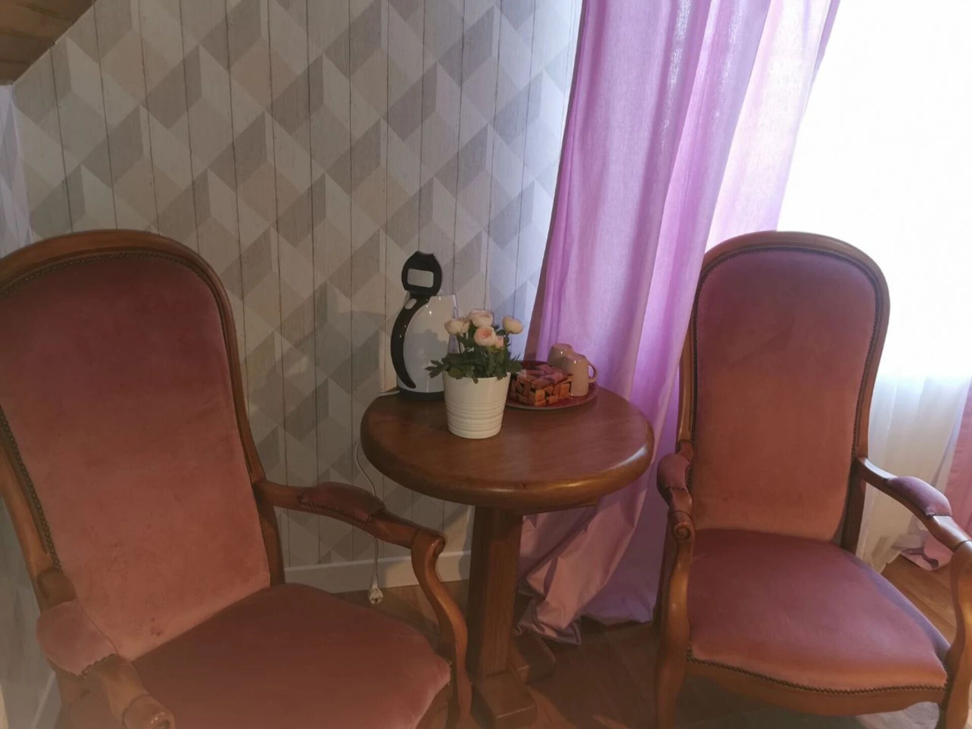 Comfort Double or Twin Room, Garden View | Living area