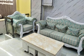 Ảnh chưa phân loại, 2 trong số 11 ảnh, nút
