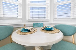 Dining - The Aqua Cove - Cozy Unit for Two - BEACH BLOCK (Ocean City)