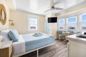 1 bedroom, iron/ironing board, free WiFi, bed sheets - The Aqua Cove - Cozy Unit for Two - BEACH BLOCK (Ocean City)
